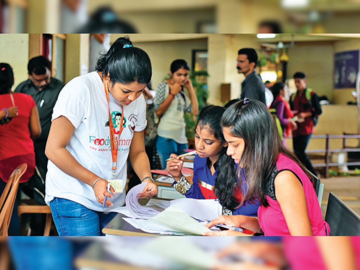 Mumbai: SK Somaiya college seniors help freshers overcome admission woes