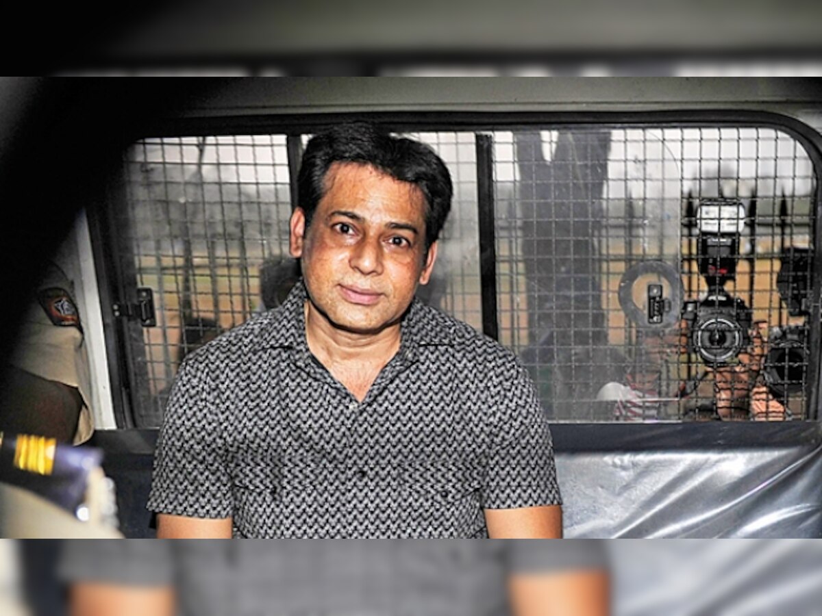 Underworld don Abu Salem spends 'quality time' with girlfriend despite being in jail