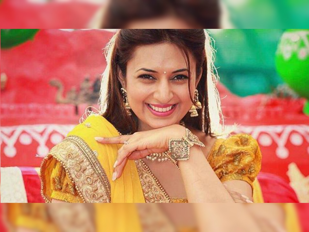 Divyanka tripathi hotsell reception lehenga price
