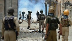 Burhan Wani death: 21 killed, 300 CRPF personnel injured as violence spreads in Jammu & Kashmir