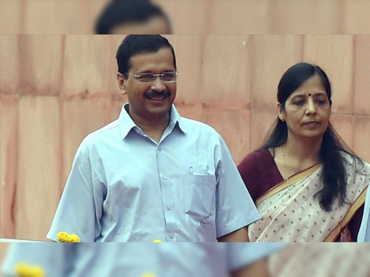 Kejriwal's wife takes VRS- Is she the victim of tussle between Centre and Delhi Govt? 