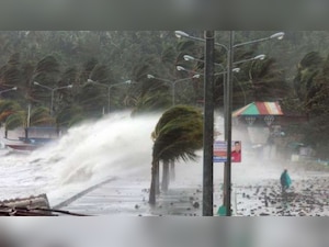 China issues red alert for Typhoon Nida