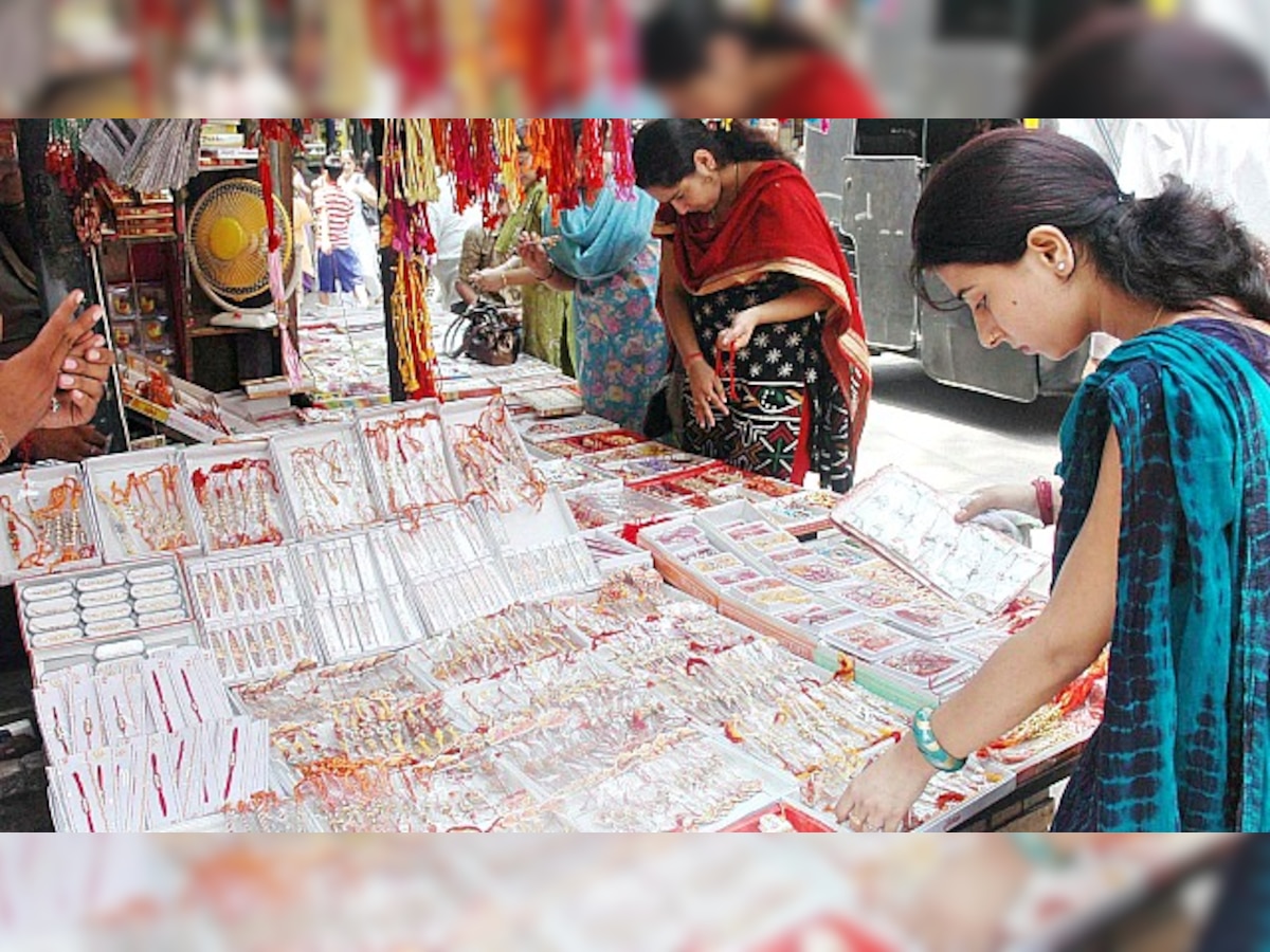 Raksha Bandhan 2016: 10 Whatsapp and SMS Rakhi messages to send your beloved brothers and sisters 