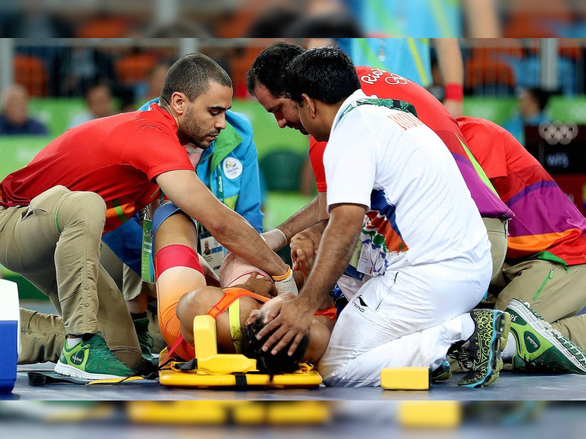 Rio 2016: Medal prospect Vinesh Phogat's campaign comes to an end after knee dislocation