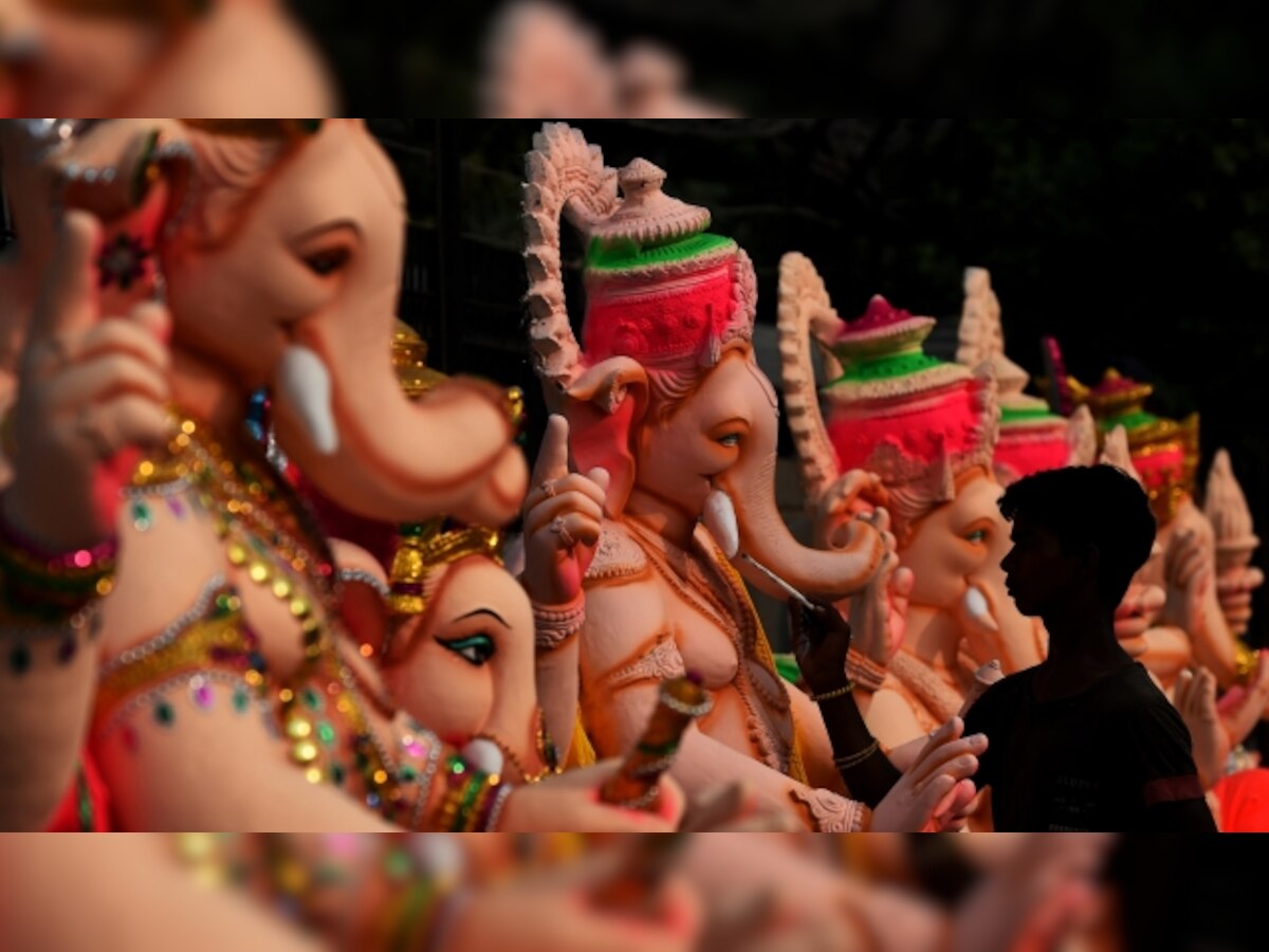 Ganesh Chaturthi 2016: WhatsApp and Facebook messages to send to your friends and family