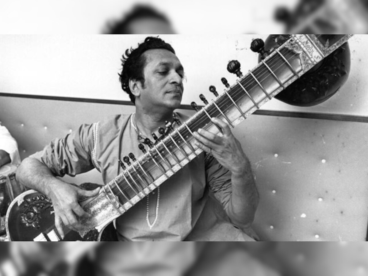 Bollywood Retrospect: From 'Pather Panchali' to 'Gandhi', 5 spellbinding albums of Pandit Ravi Shankar