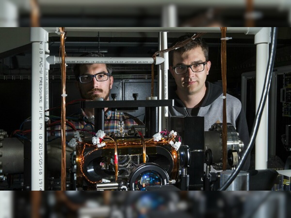 Physicists successfully stop light, moves quantum computers closer to reality