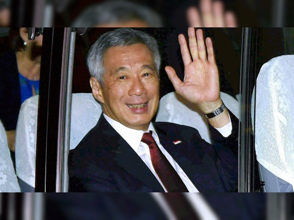 Singapore PM Lee Hsien Loong breaks tradition, takes bus to Delhi hotel