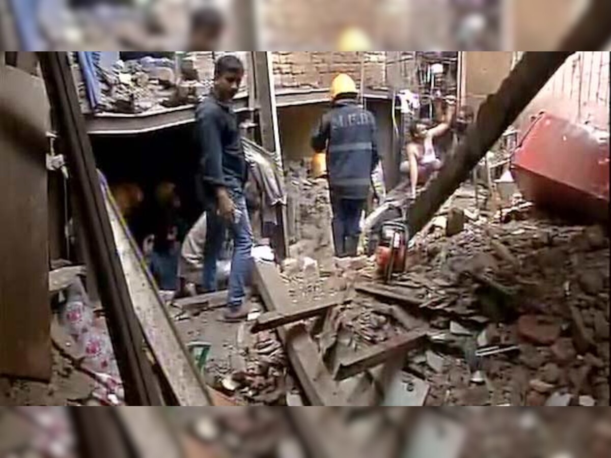 Mumbai: Death toll rises to six in Bandra East building collapse