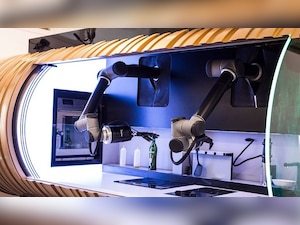 This robot chef prepares 100 meals, set to go on sale in 2017