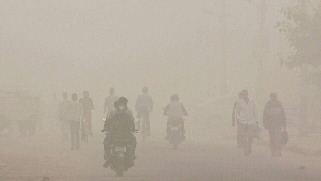 Delhi: Air Quality Oscillates Between 'severe' And 'very Poor'