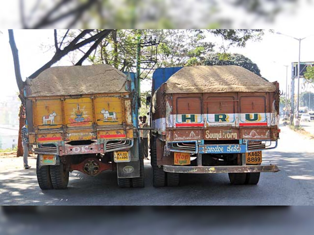 Deadlock between CNG dealers, Tranport Dept continues as city gasps for air