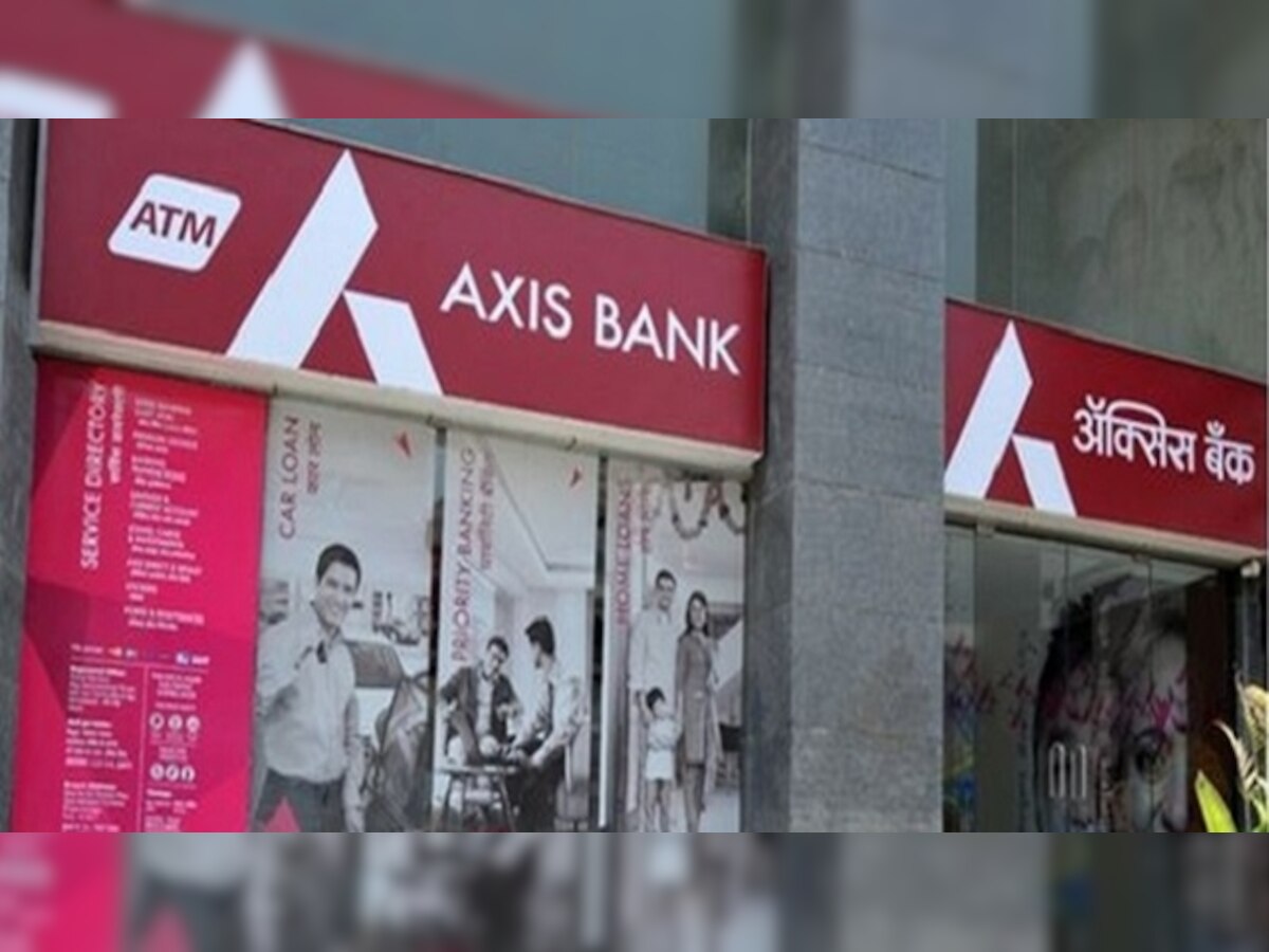 Demonetization: IT dept raids Chandni Chowk Axis Bank, finds Rs 450 crore in fake accounts