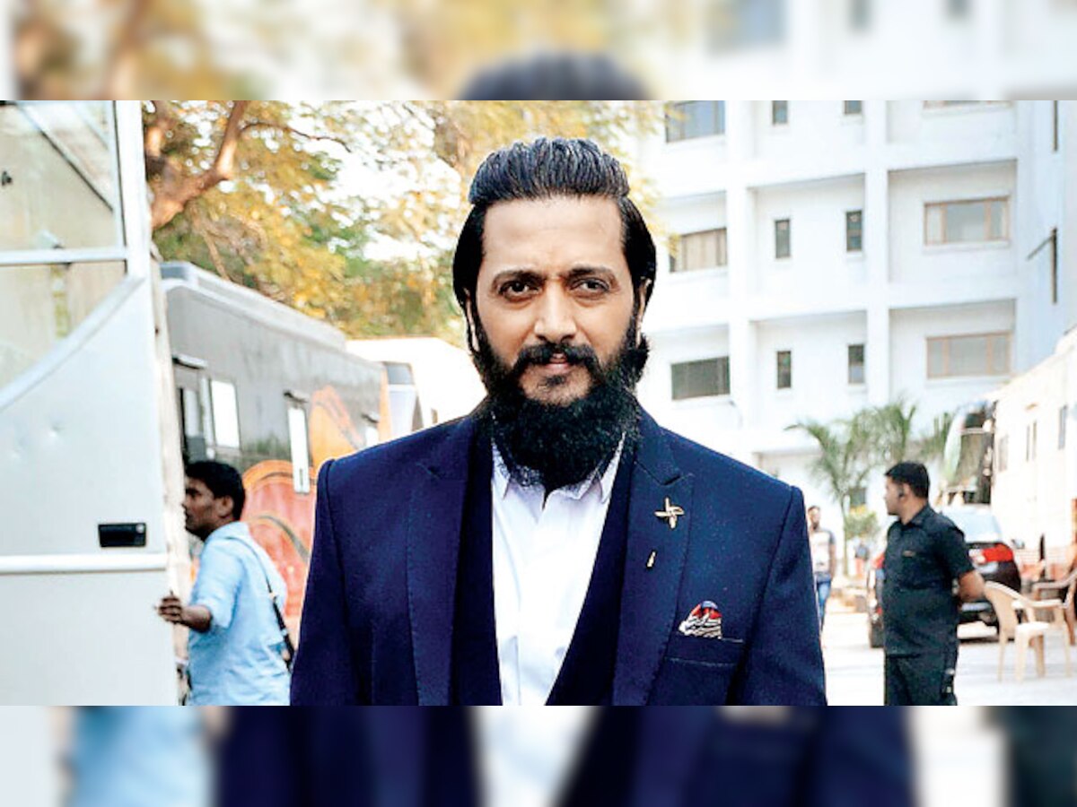 Riteish Deshmukh learns to cook!