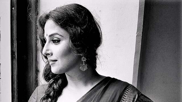 Lady in black Vidya Balan goes back to college | Entertainment Gallery News  - The Indian Express
