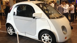 Google self-driving car unit spins off as Waymo