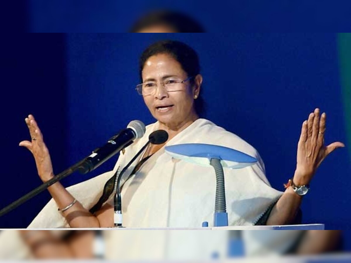 Demonetization: Mamata Banerjee slams PM Modi, terms govt as 'deaf and dumb'