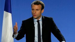 France election 2017: Emmanuel Macron moves ahead of Francois Fillon popularity poll