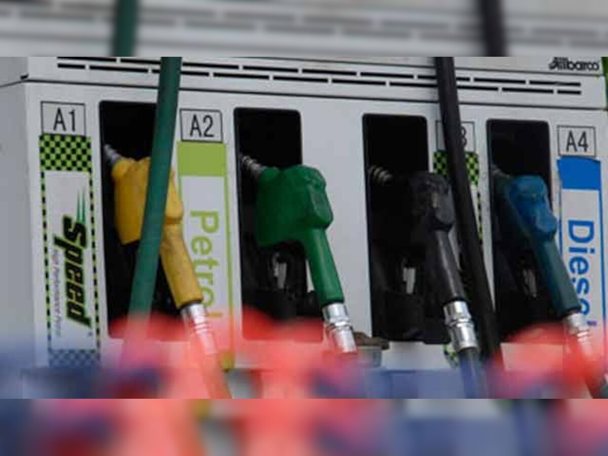 Government steps in, petrol pumps will continue to accept cards for now