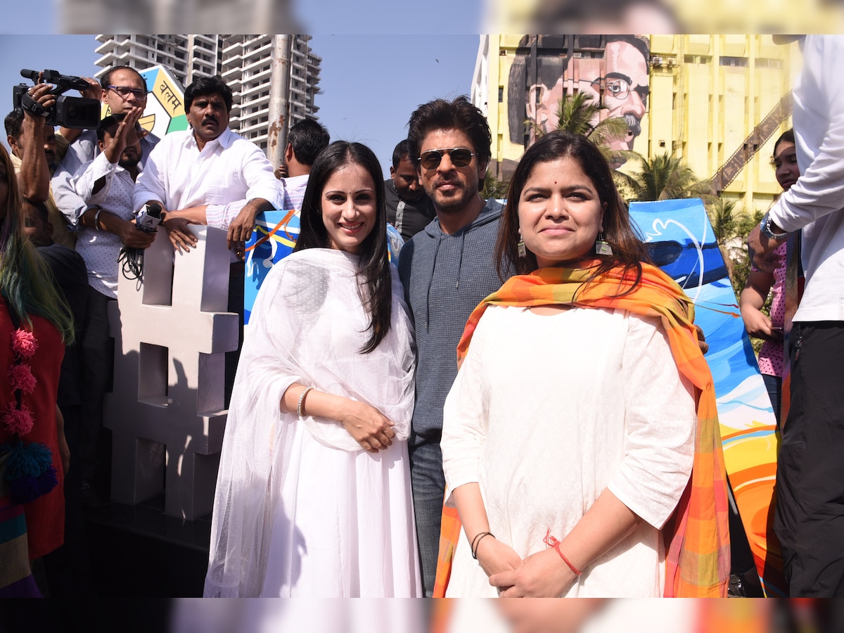 Shah Rukh Khan and Poonam Mahajan launch Rouble Nagi's 'Bandra Sculpture'