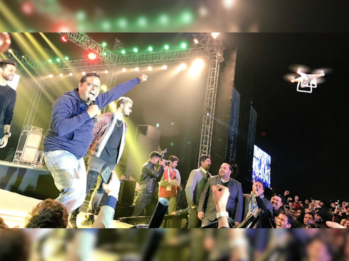 High on demonetization: Paytm CEO Vijay Shekhar Sharma gloats, dances and swears on stage!