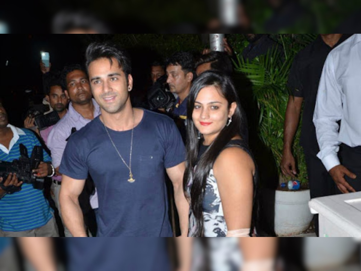 After filing for divorce from wife Shweta Rohira, Pulkit Samrat gets into a SCUFFLE with the paps