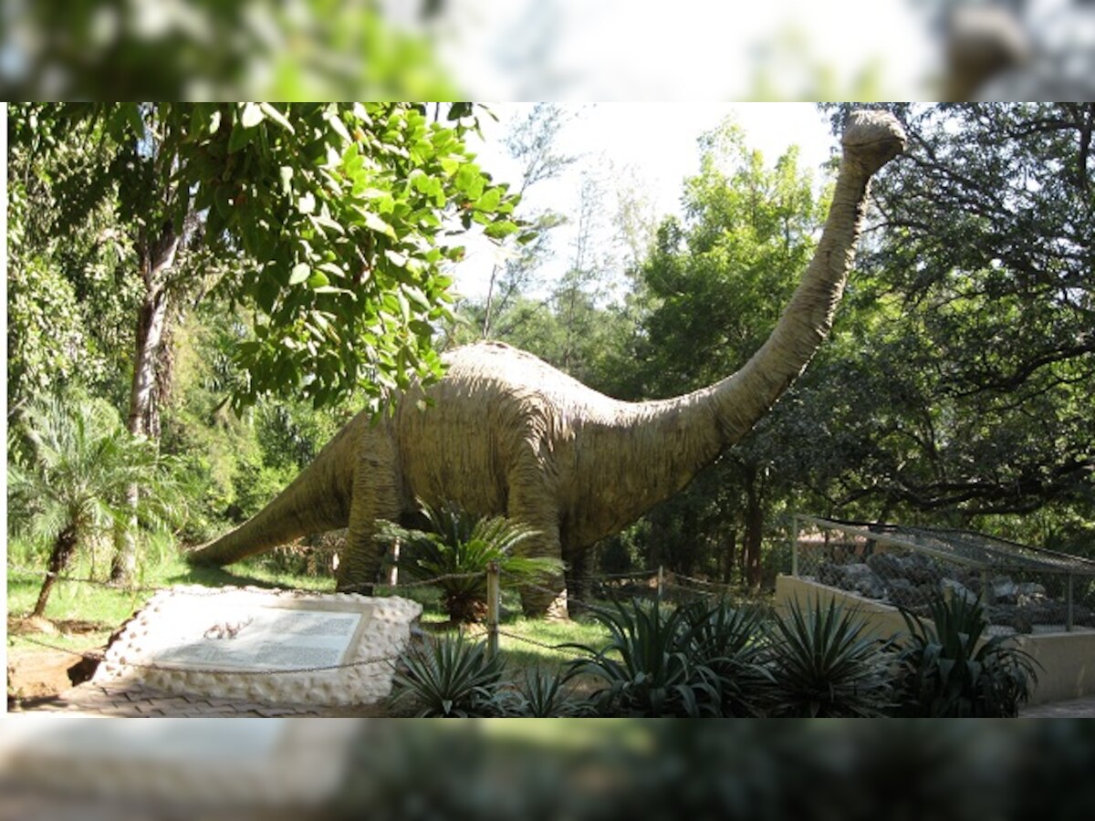 Virtual reality and 3D printing tech may soon let you pet dinosaurs!