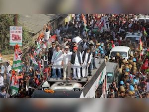 UP Elections 2017: Rahul-Akhilesh, Amit Shah hold massive road shows in ...