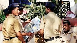 Mumbai cops get beaten up after being mistaken as thieves, over 100 villagers booked