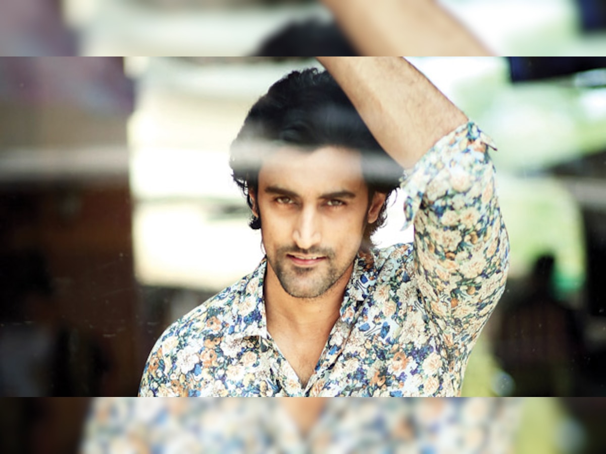 NEWS: Kunal Kapoor to act in a play which he’s currently writing too!