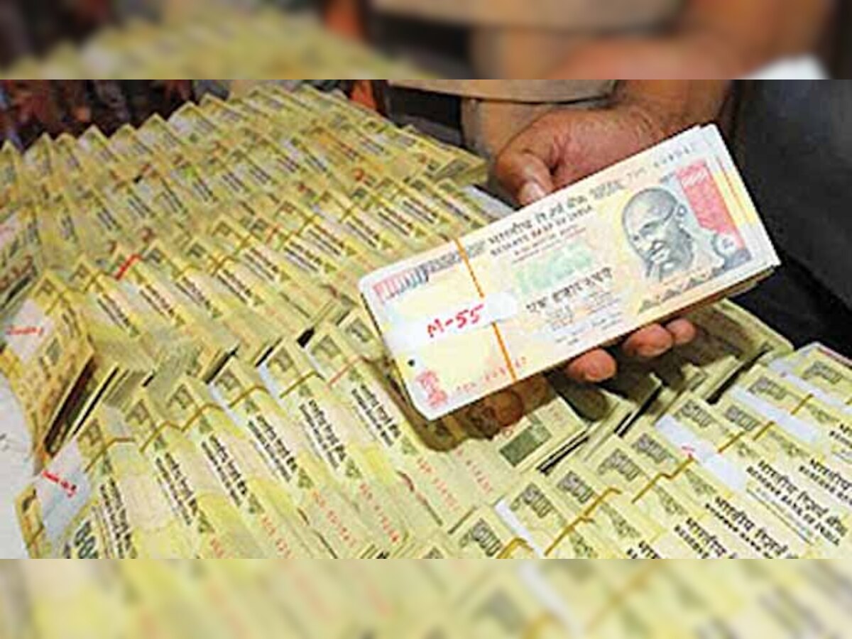 Over Rs 6 crore in old notes seized in West Delhi