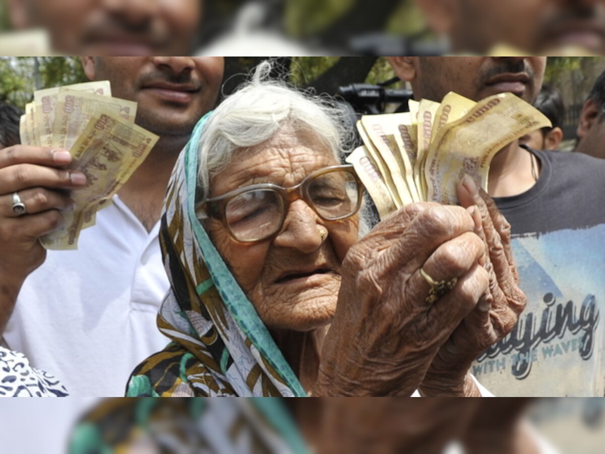 'Modiji, please help me' Emotions run high outside RBI on last day to