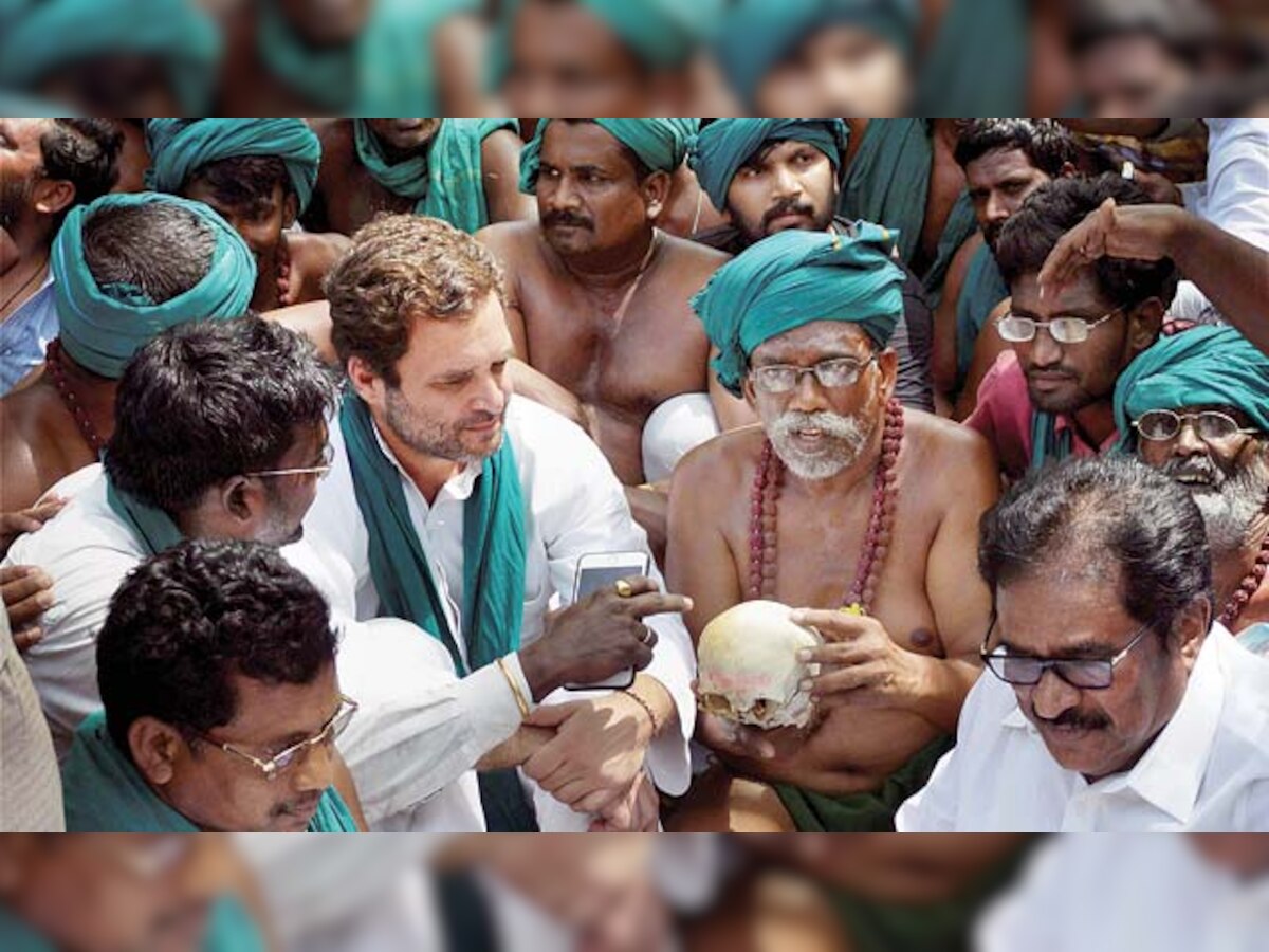 Rahul joins TN farmers at Jantar Mantar