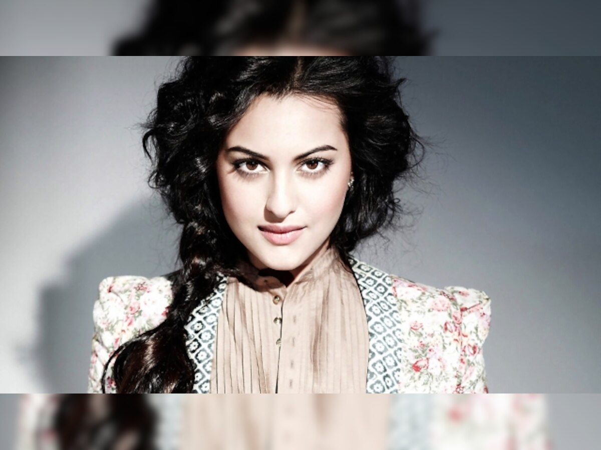 Sonakshi Sinha BREAKS SILENCE about performing at the Justin Bieber concert in India!