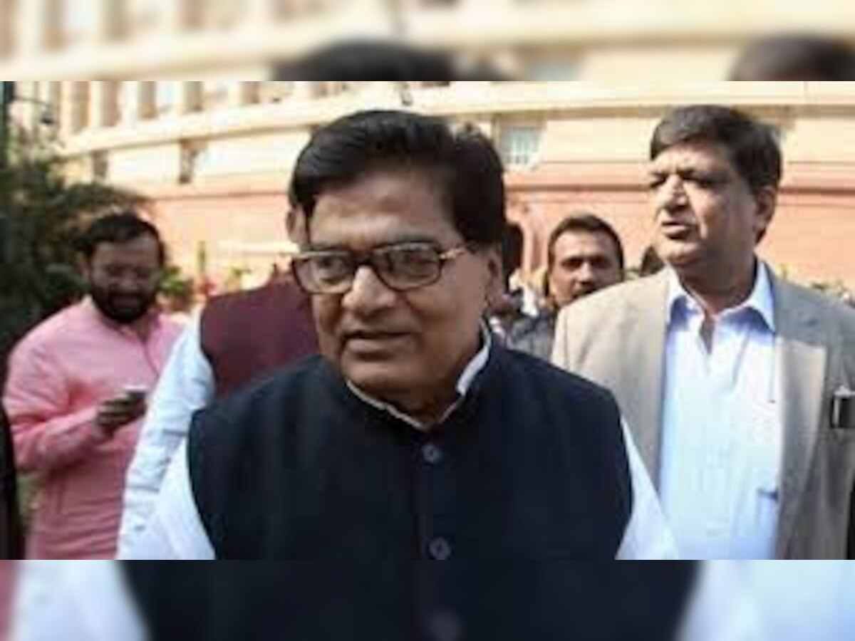 Yadav Pariwar: Ramgopal defends Akhilesh, slams Shivpal