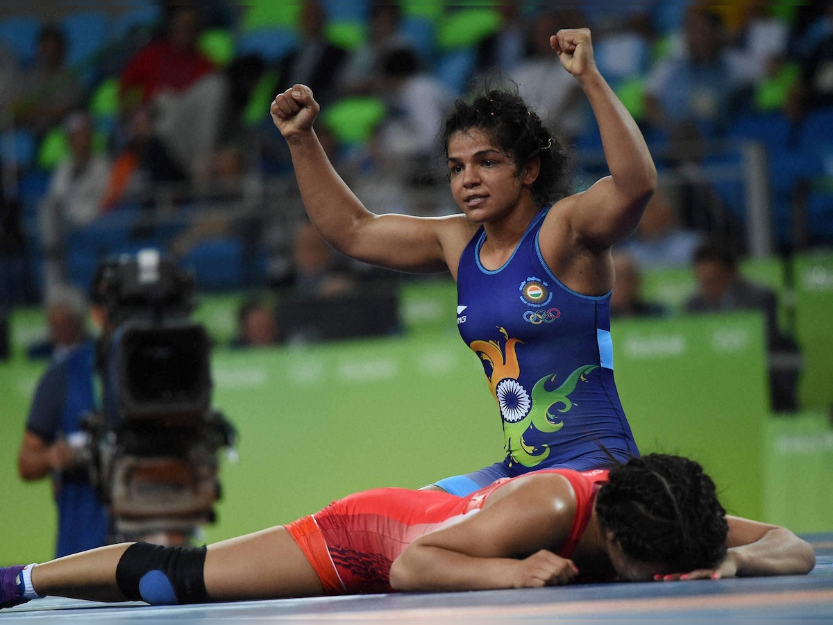 Sakshi Malik storms into finals at Asian Wrestling Championship