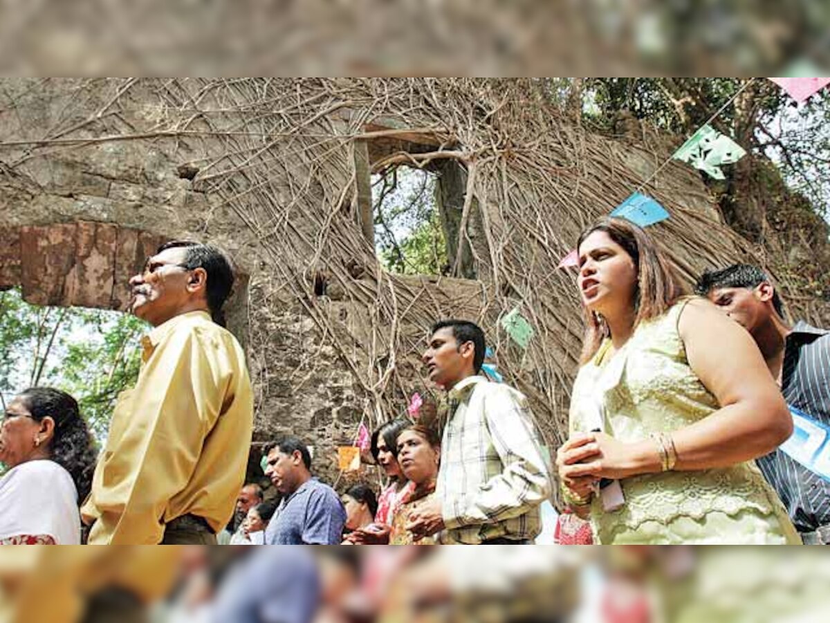 Church ruins spring to life for annual Mass