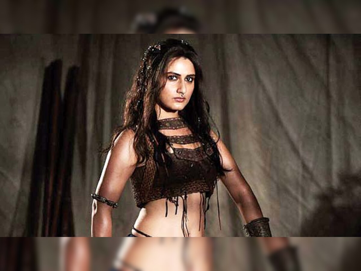 After WRESTLING now Fatima Sana Shaikh to learn SWORDFIGHTING in Thugs Of Hindostan!