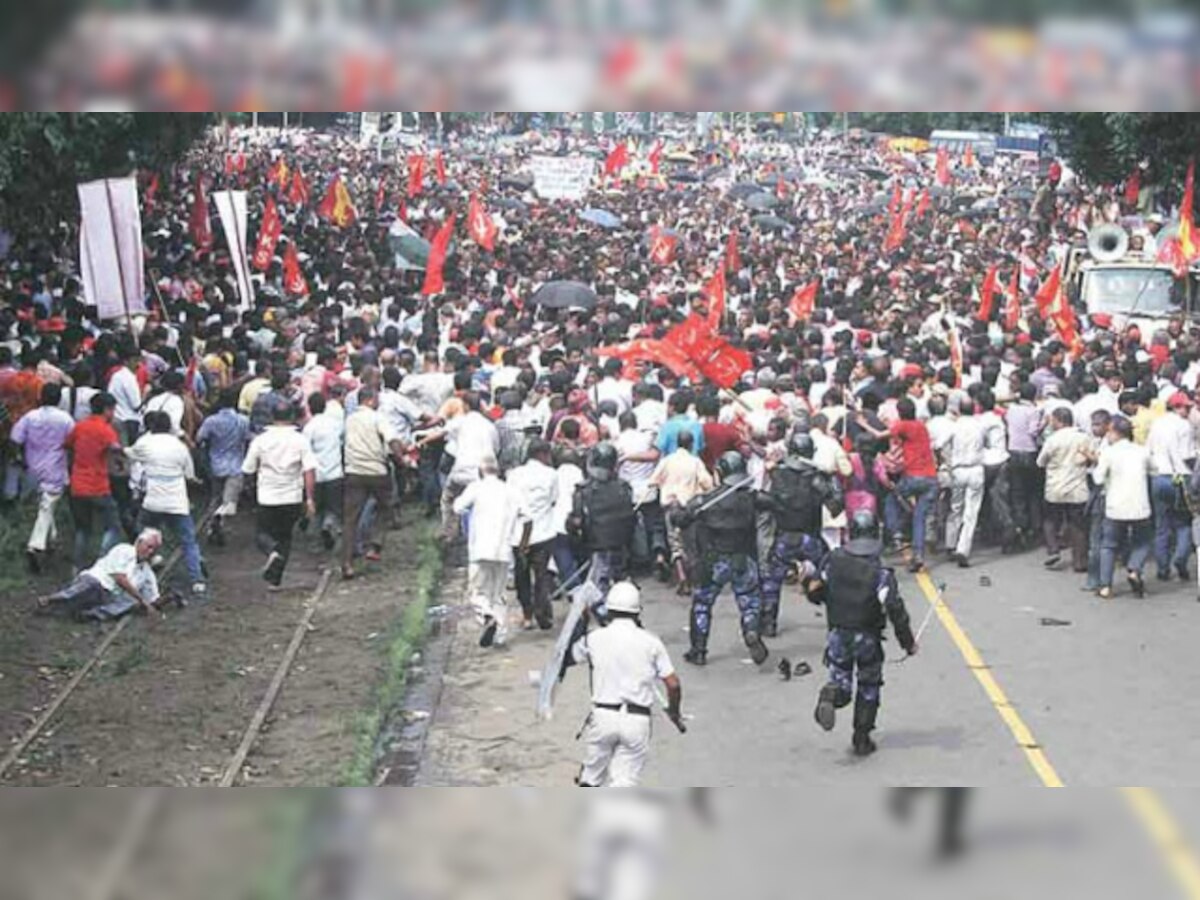 West Bengal: Left workers, police clash during march to secretariat in Kolkata, Biman Bose injured 