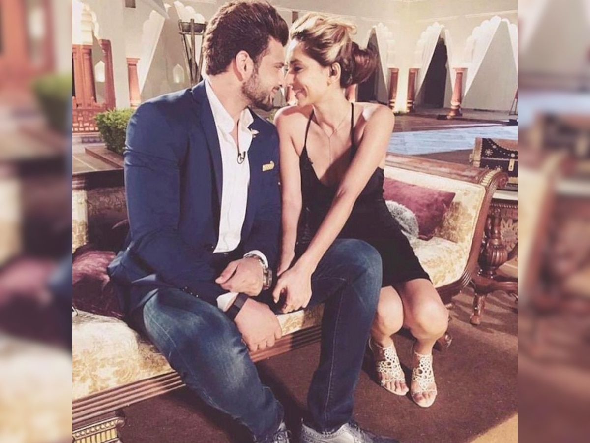 VJ Anusha Dandekar was SLUT SHAMED for her Instagram picture, here's how Karan Kundra SLAMMED the haters!