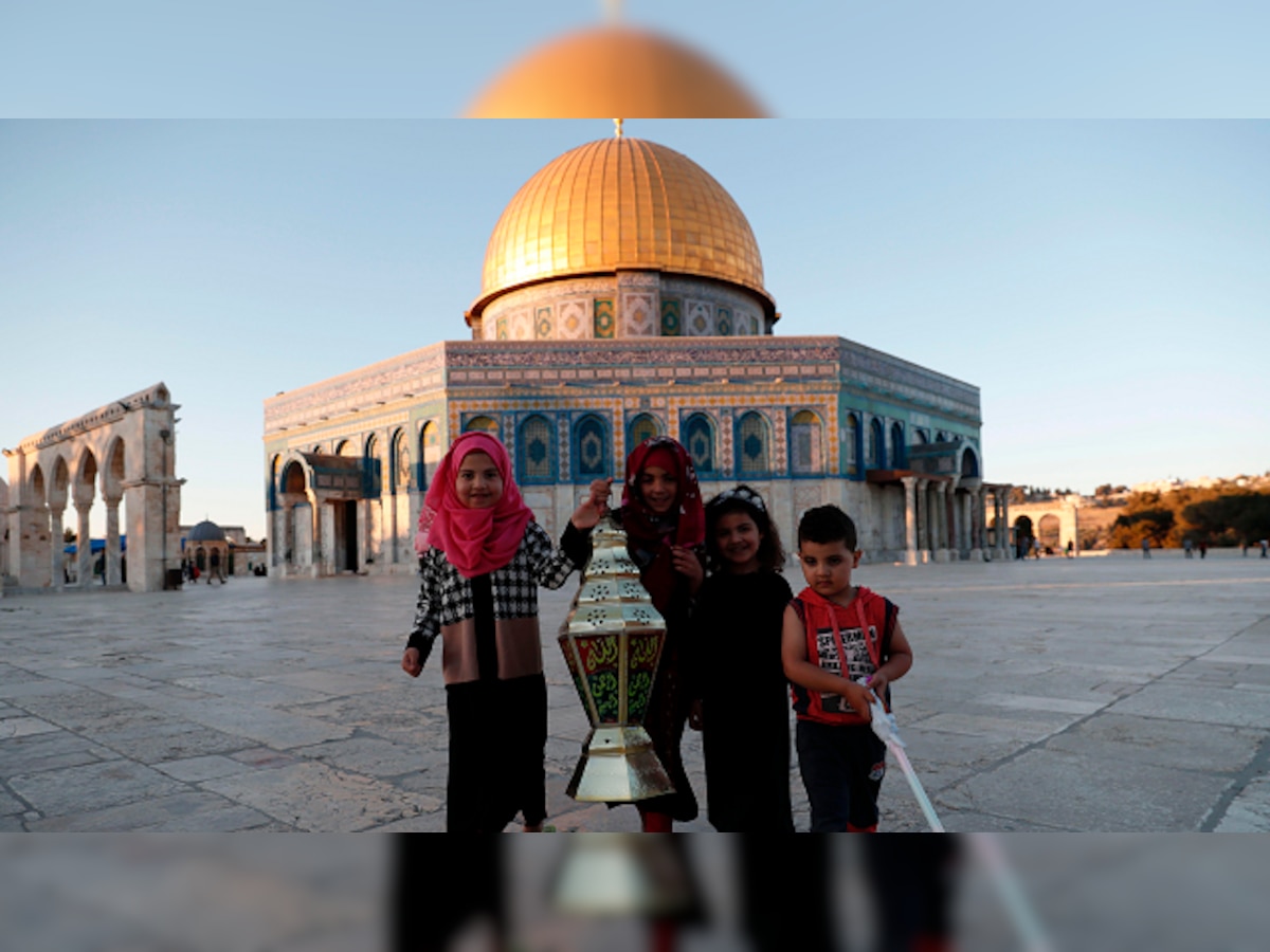 Ramadan 2017: SMS, WhatsApp, Facebook Messages to wish your near and dear ones!