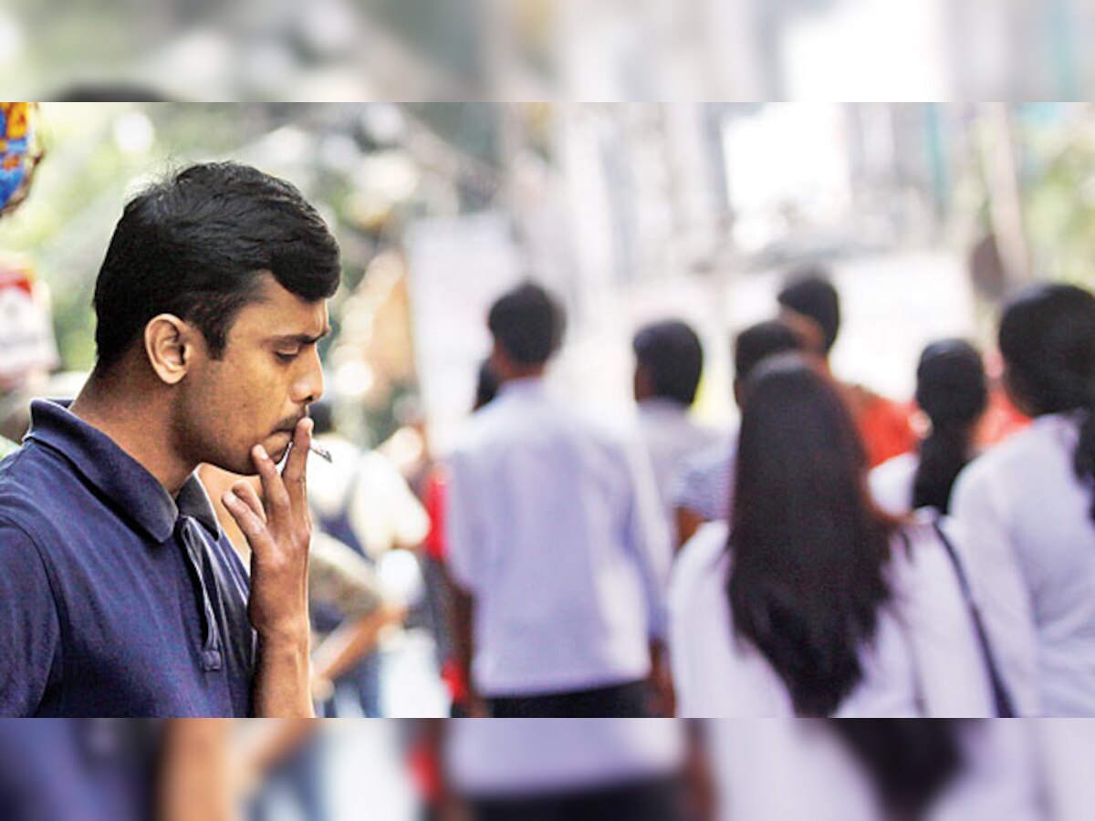 Cops confused about smoking law, pass buck to civic body