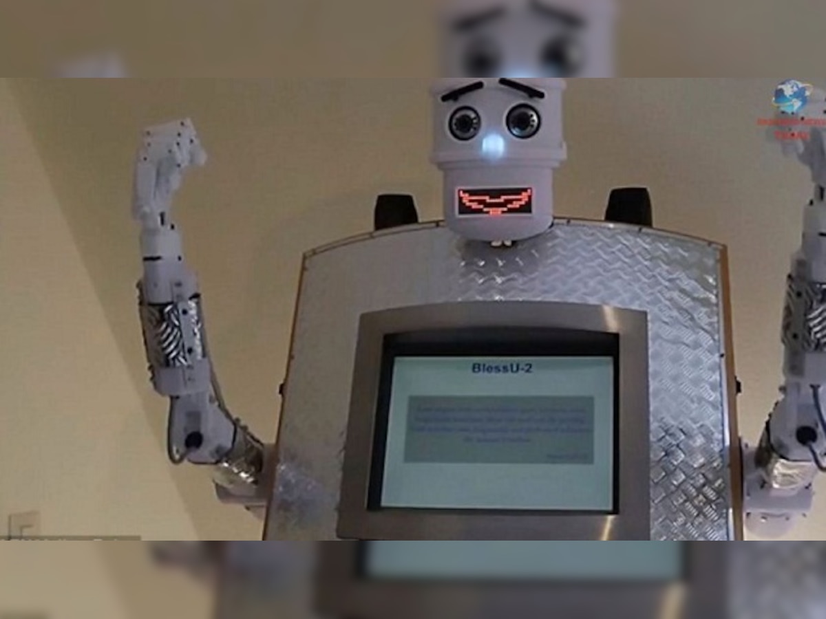 New 'robot priest' gives auto-blessings in German church