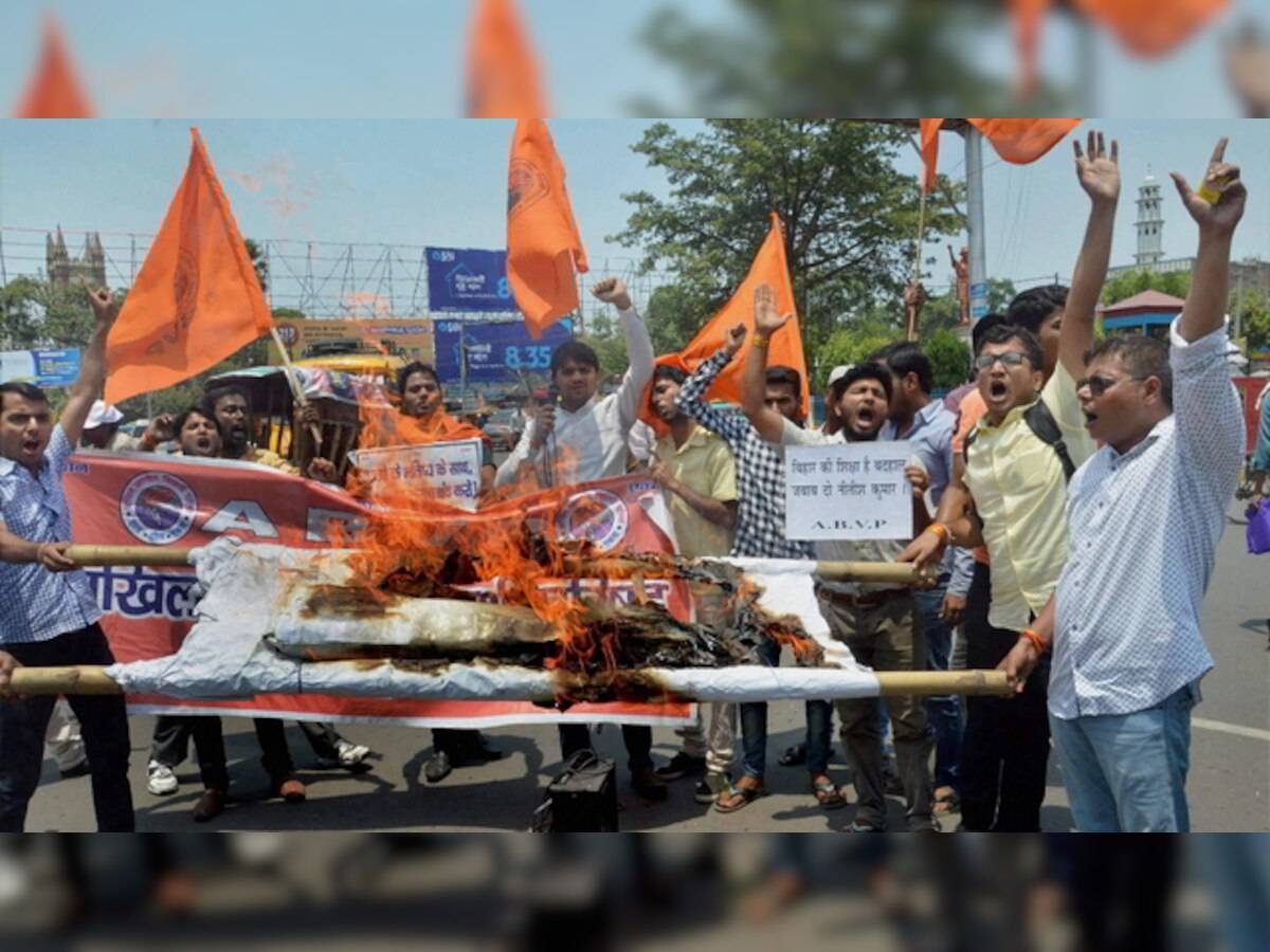 Protesters burn Nitish Kumar's effigy after only 30% pass Bihar Board's Class XII in science stream 