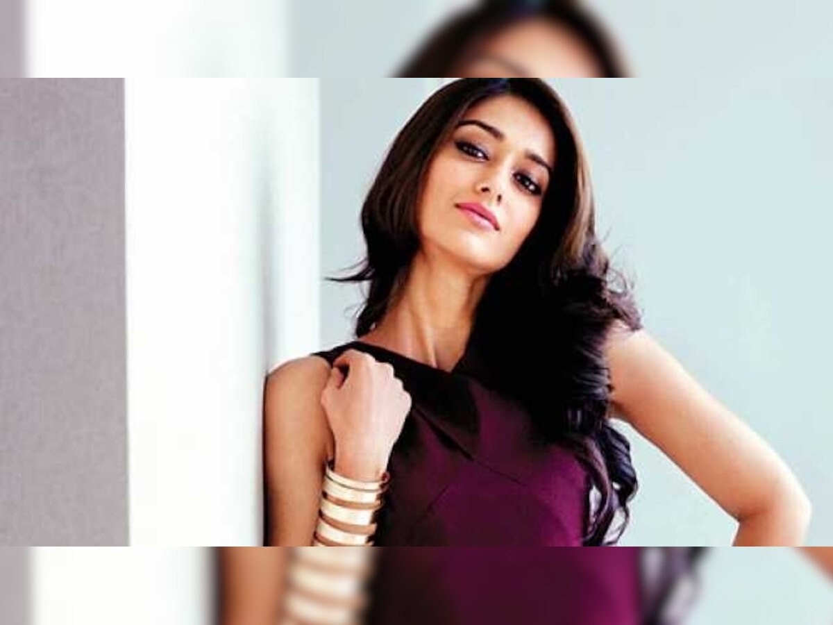 Etihad Airways RESPONDS to Ileana D'Cruz's LOST bag case!