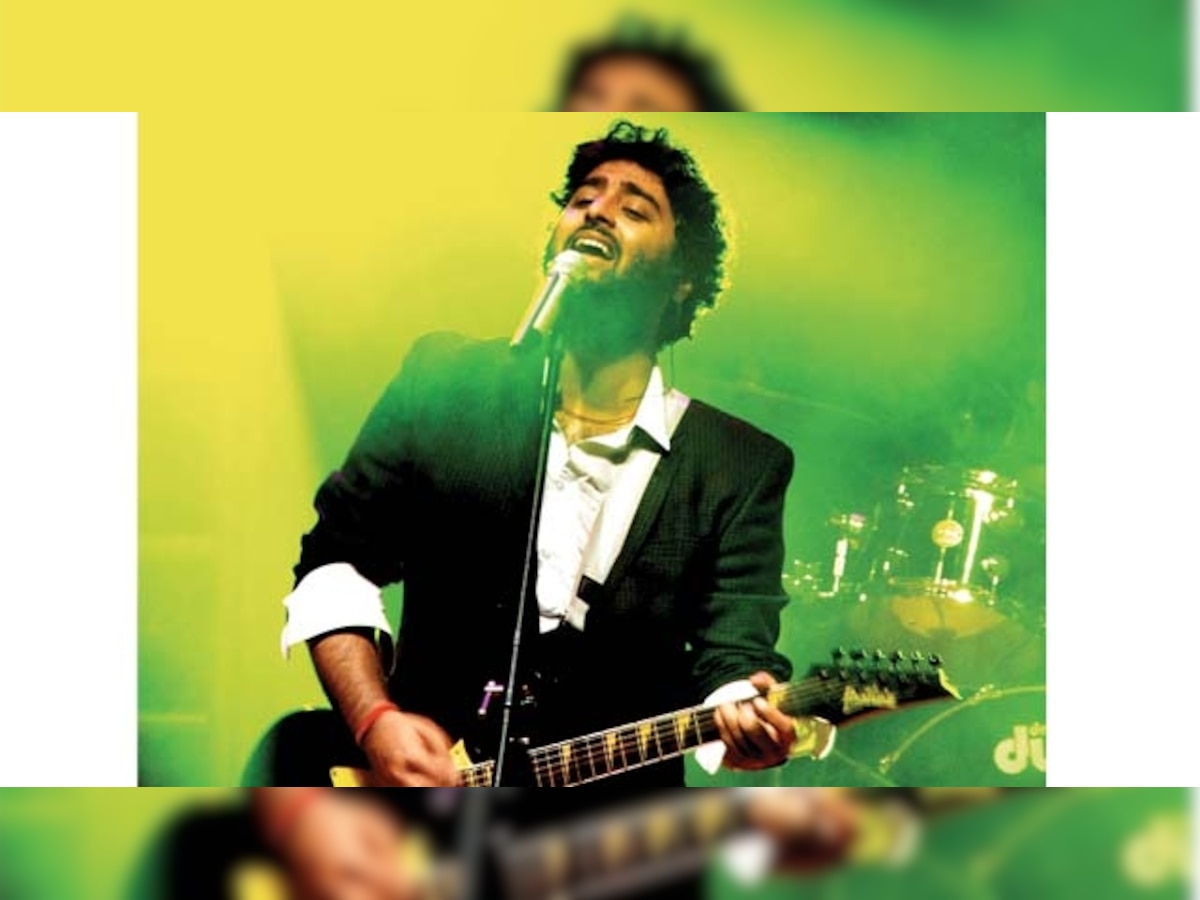 Arijit Singh posts pictures of his two sons for the first time, check inside!