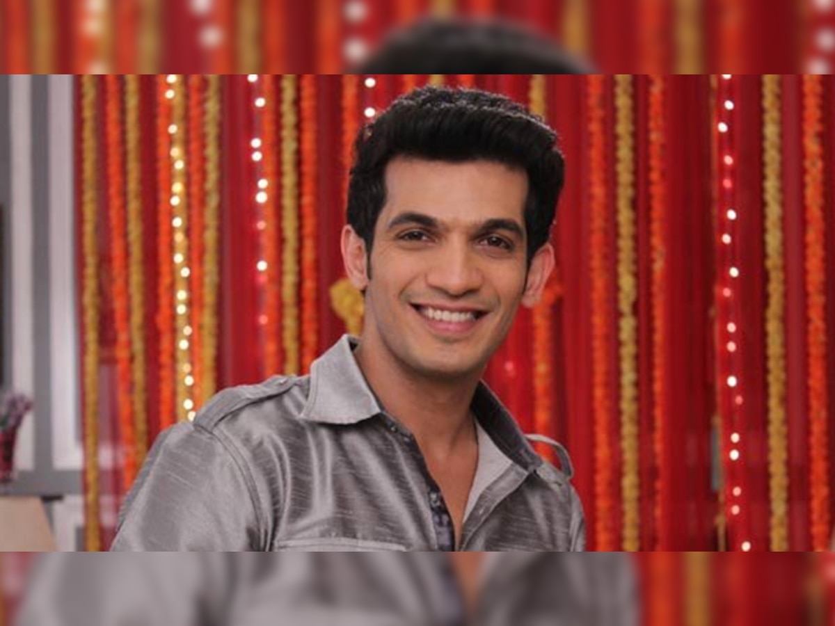 After Adaa Khan, her 'Naagin' co-star Arjun Bijlani admitted in hospital