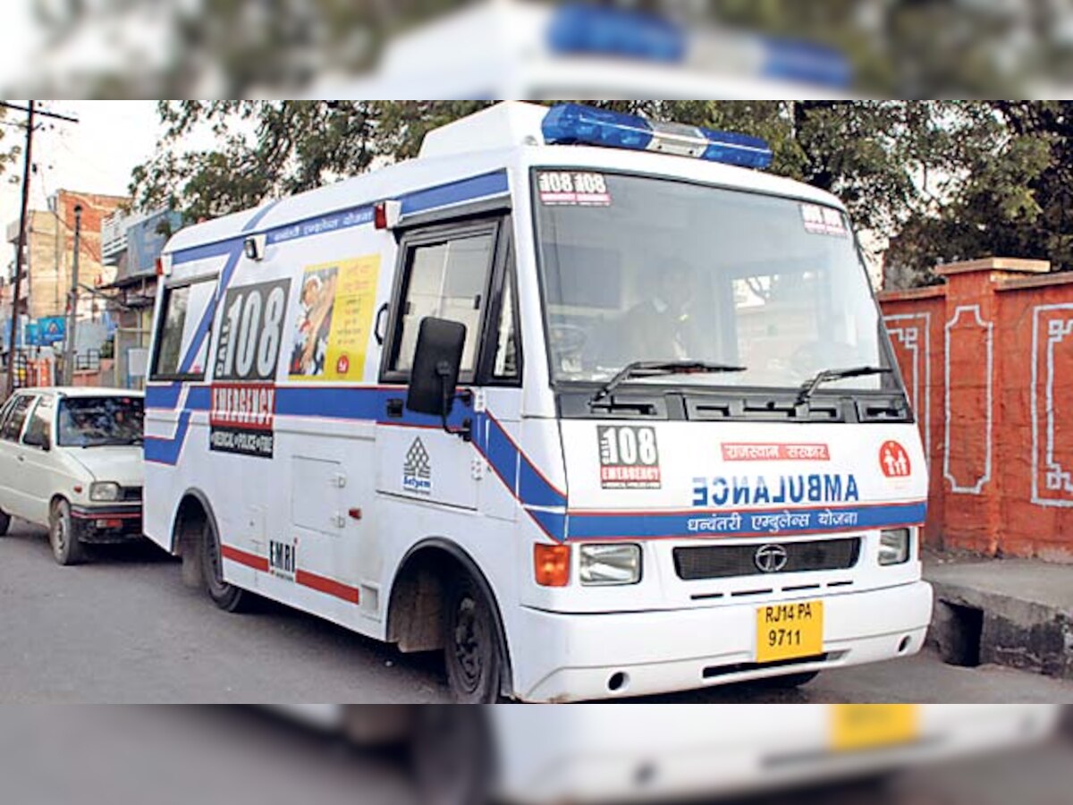 Man referred to SMS Hospital dies waiting for ambulance for 2 hours