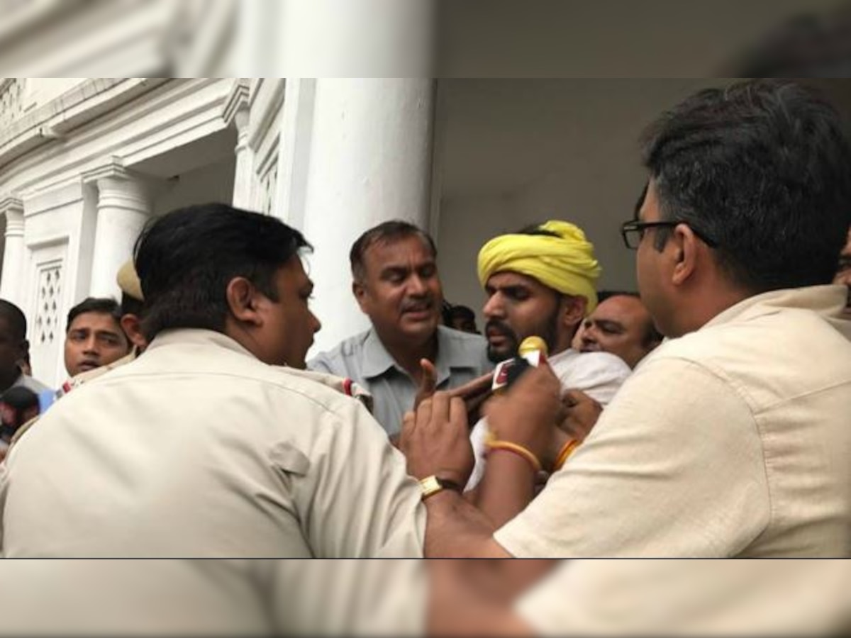 Two men hurl paper missiles at Satyendar Jain inside Delhi Assembly, thrashed by AAP MLAs