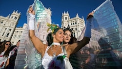Huge crowds flock to world's largest LGBT festival in Madrid